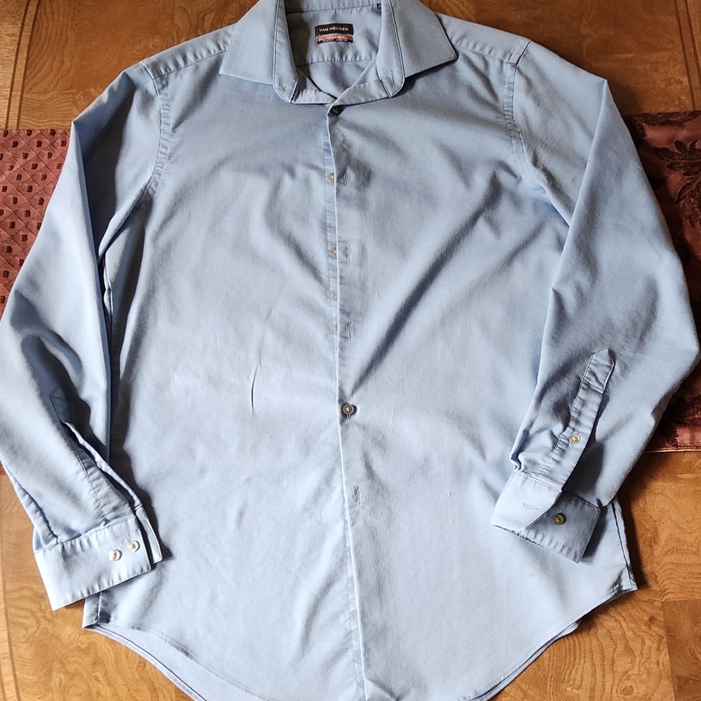 Men's Van Heusen Slim Fit Light Blue Button-Up Shirt